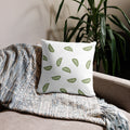 botanisches dekokissen mit salbeigrünem blattmuster minimalistisches naturdesign jupek studio